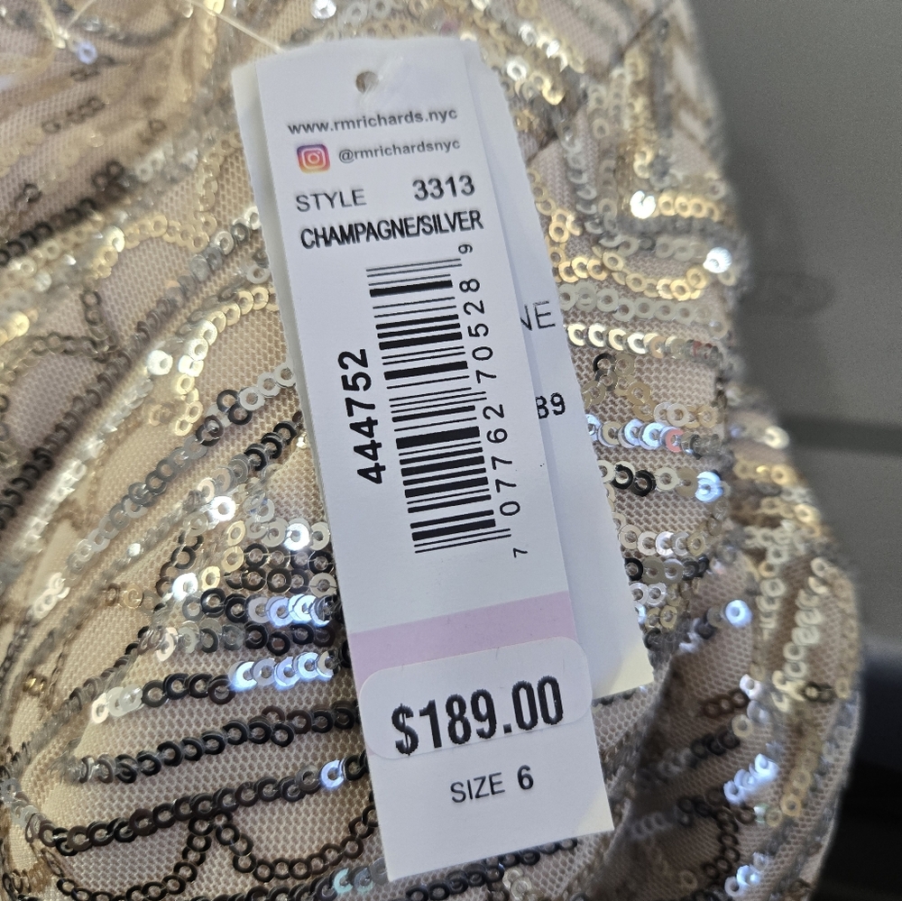 R&M Richards 6 Long Halter V-Neck Sleeveless Geometric Sequin Silver Nude New - Picture 6 of 9